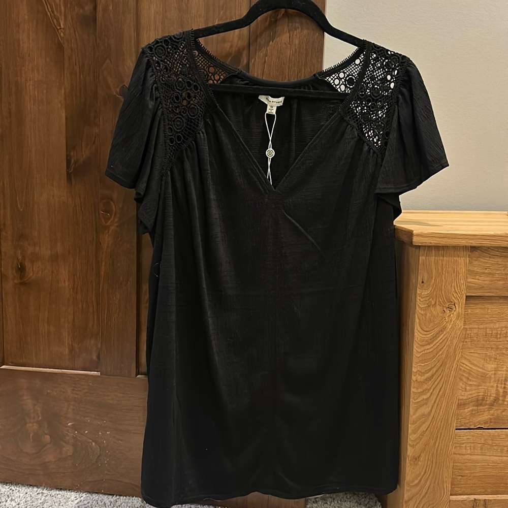 Max Studio Laced Cap Sleeved Blouse